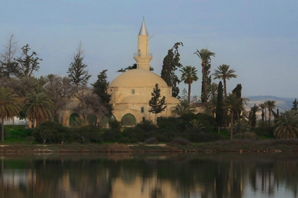 Hala Sultan Tekke, Larnaca Source: Larnakaregion.com